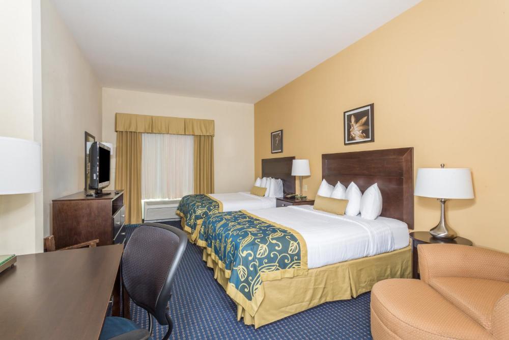 Queen Room with Two Queen Beds - Non-Smoking interior